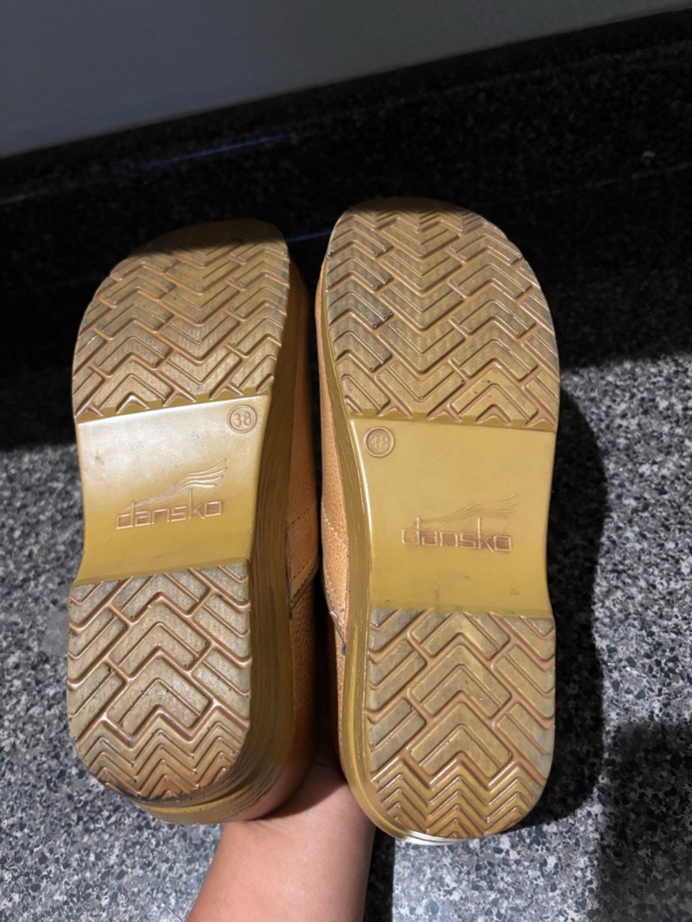 ▪️Dansko Honey Distressed Professional Clogs 38 Wide - Picture 13 of 14